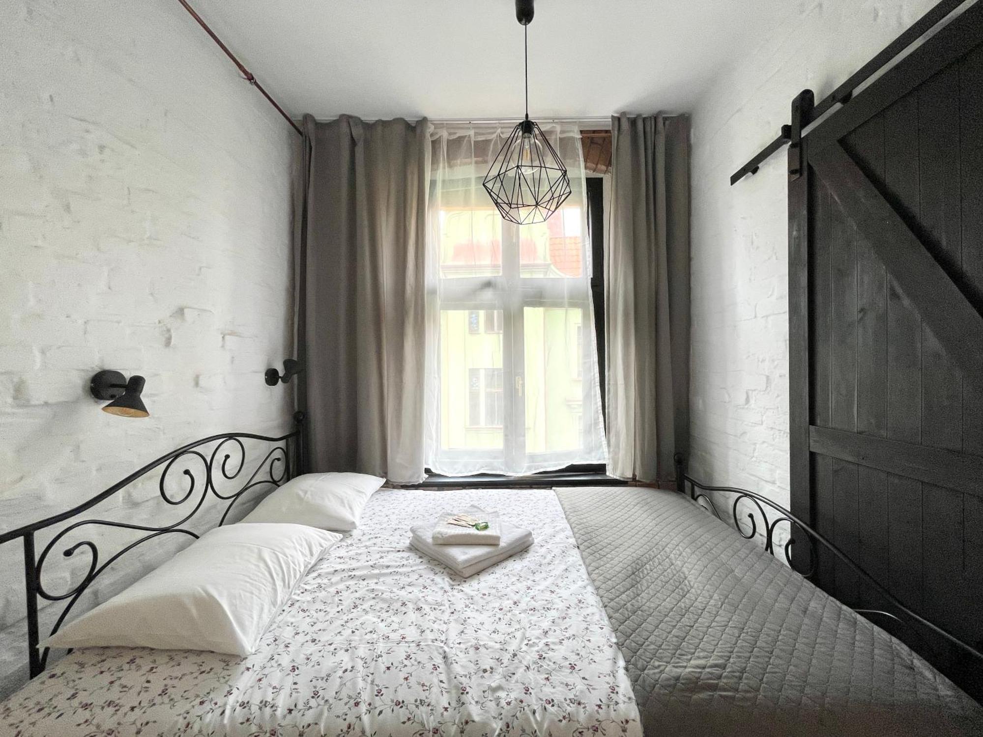 Copernicus Street Apartment - Broken Flowers And Twin Peaks Stary Toruń Екстериор снимка